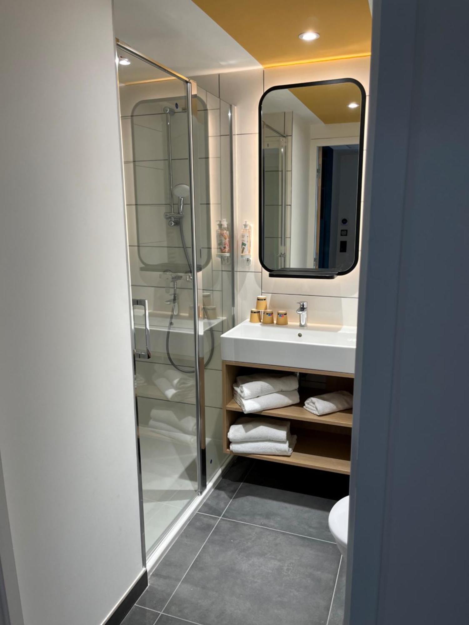 Aparthotel Adagio Access Porte De Camargue Сен-Мартен-де-Кро Екстер'єр фото