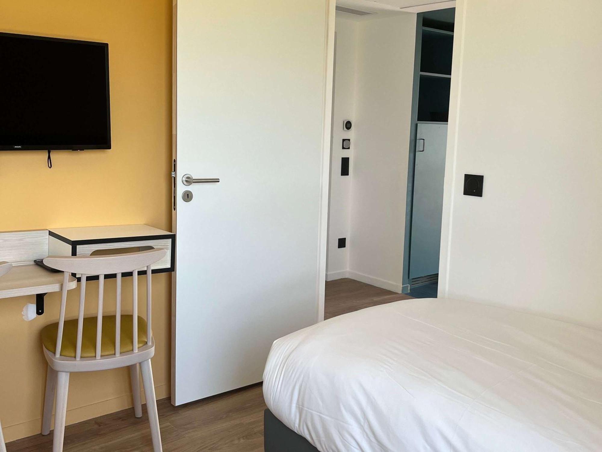 Aparthotel Adagio Access Porte De Camargue Сен-Мартен-де-Кро Екстер'єр фото
