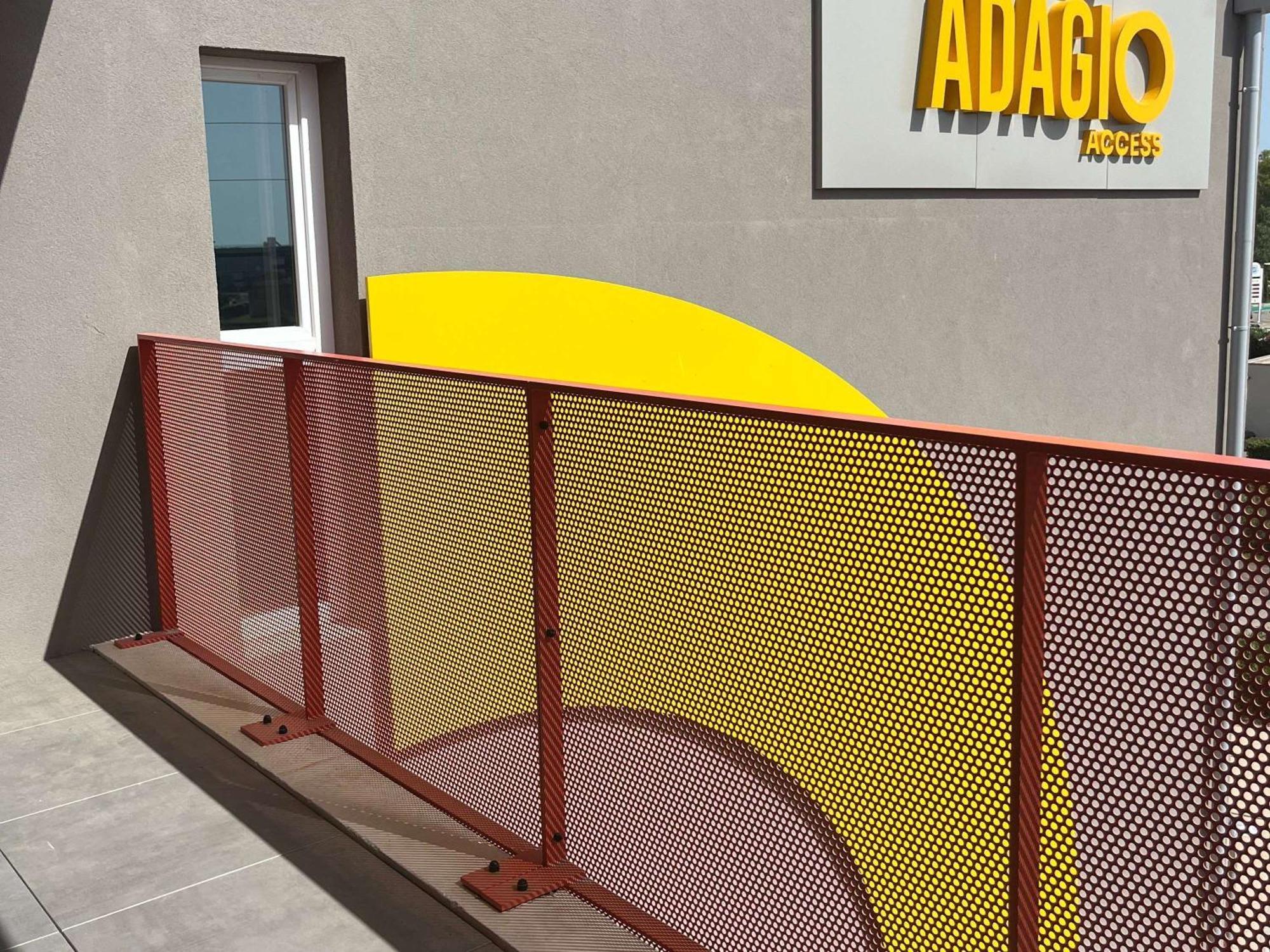 Aparthotel Adagio Access Porte De Camargue Сен-Мартен-де-Кро Екстер'єр фото