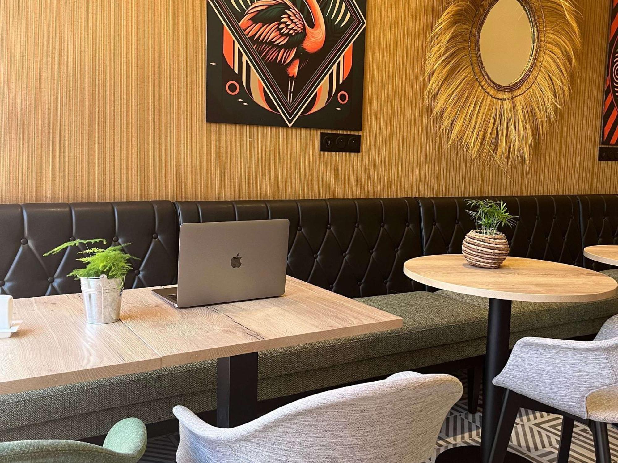 Aparthotel Adagio Access Porte De Camargue Сен-Мартен-де-Кро Екстер'єр фото