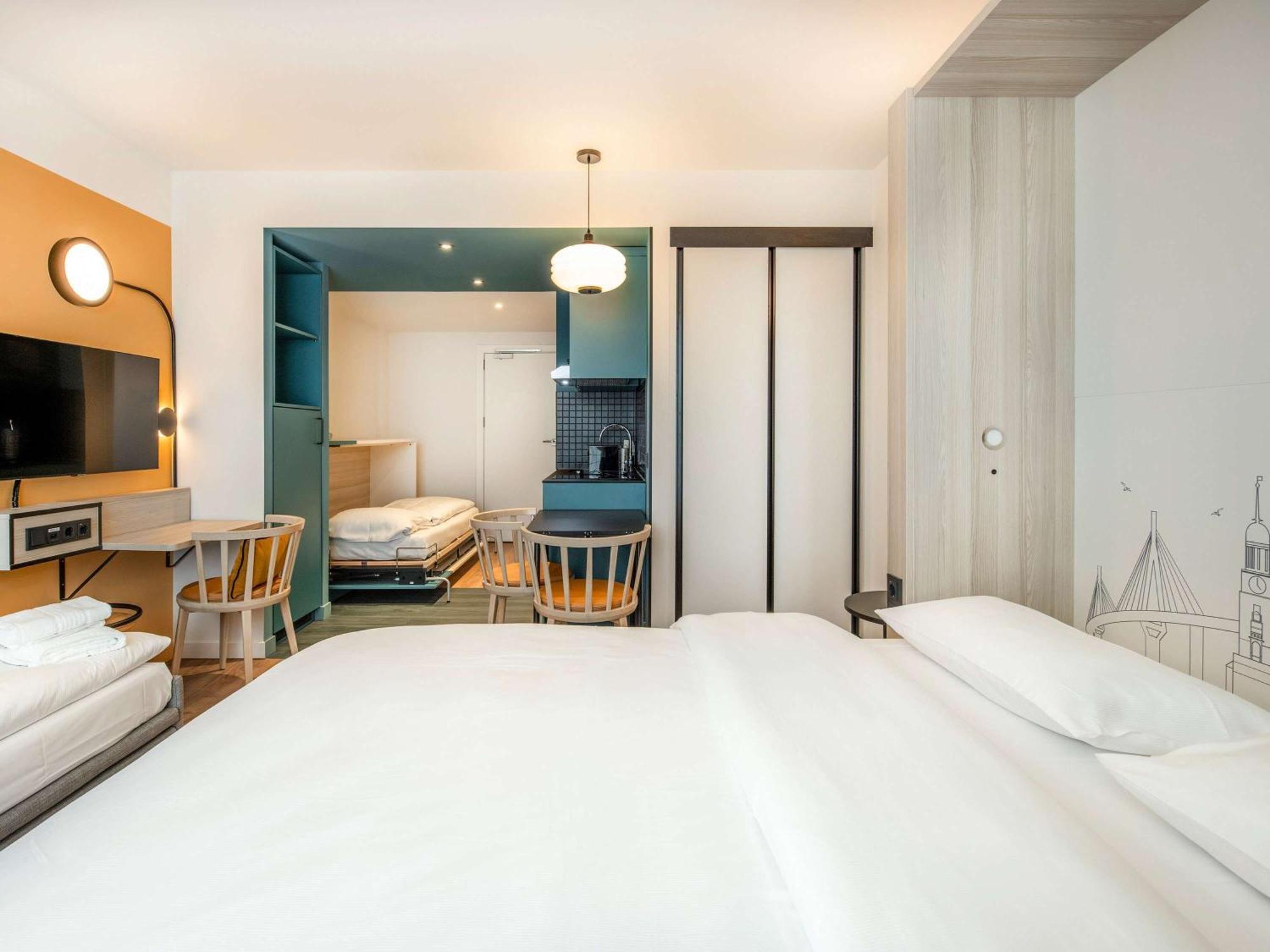 Aparthotel Adagio Access Porte De Camargue Сен-Мартен-де-Кро Екстер'єр фото