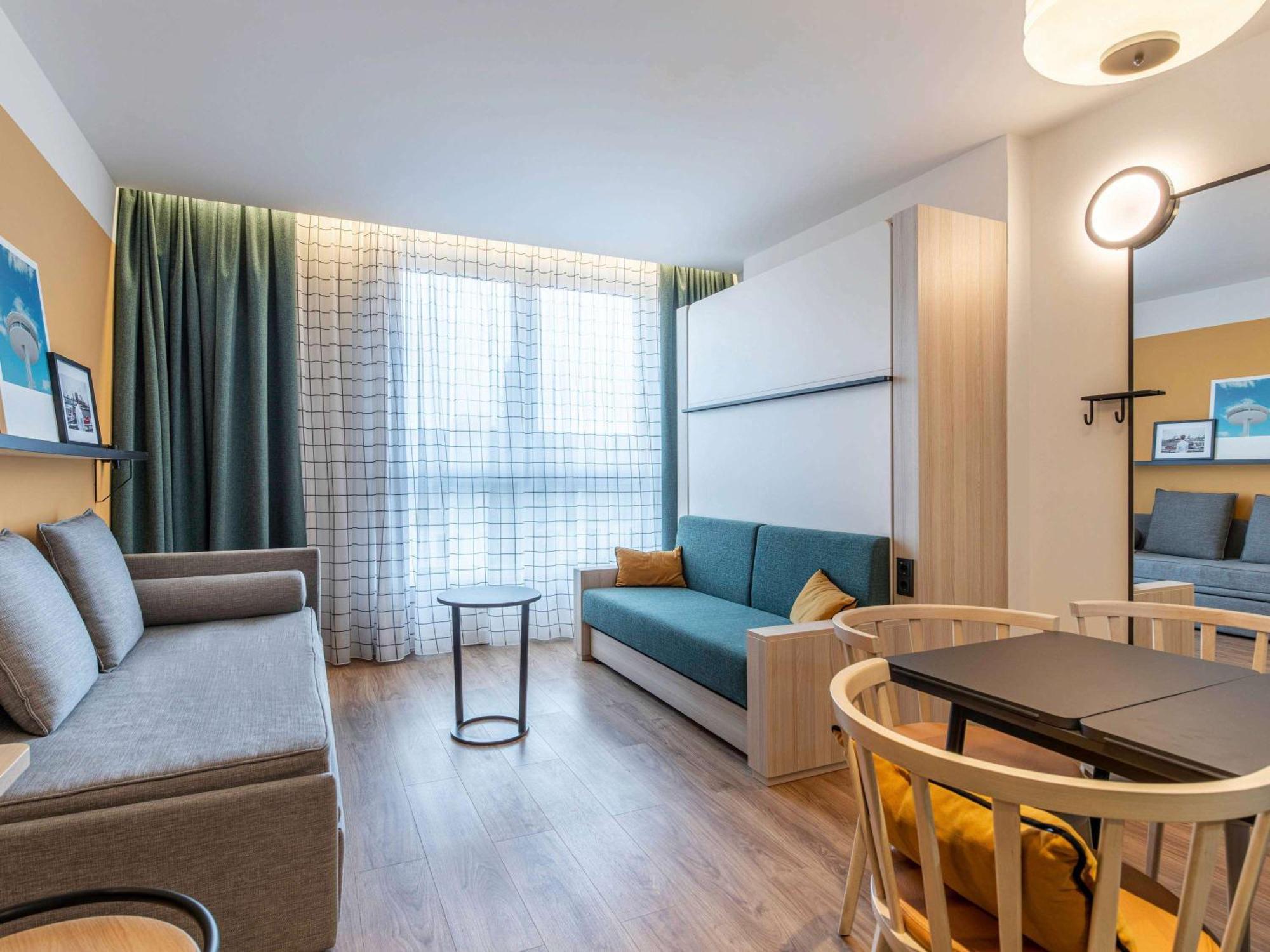 Aparthotel Adagio Access Porte De Camargue Сен-Мартен-де-Кро Екстер'єр фото